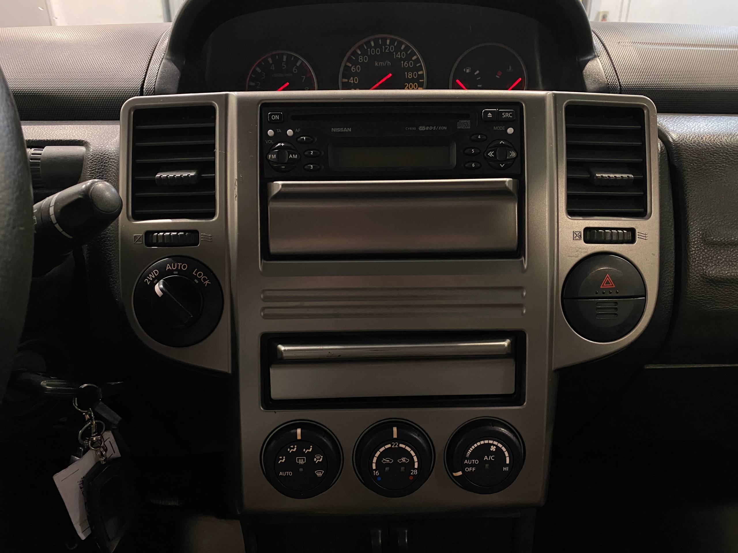 NISSAN X-TRAIL