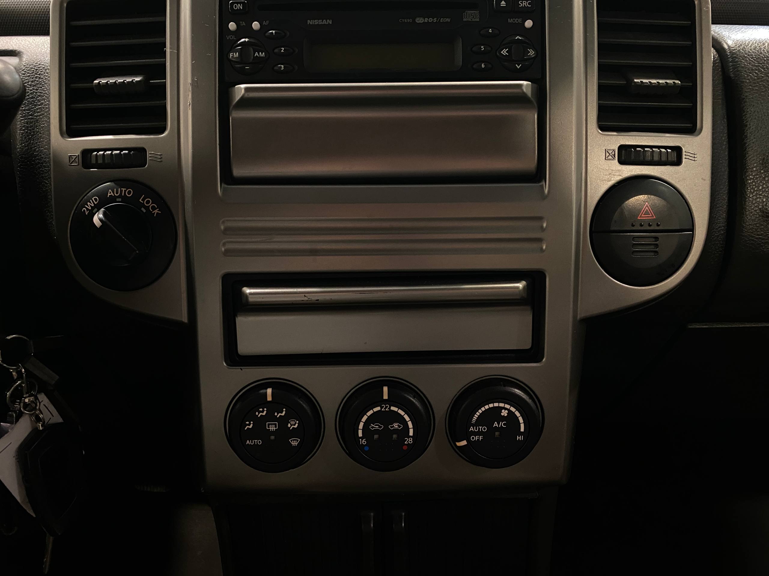 NISSAN X-TRAIL