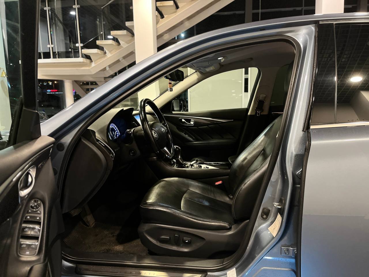 INFINITI Q50