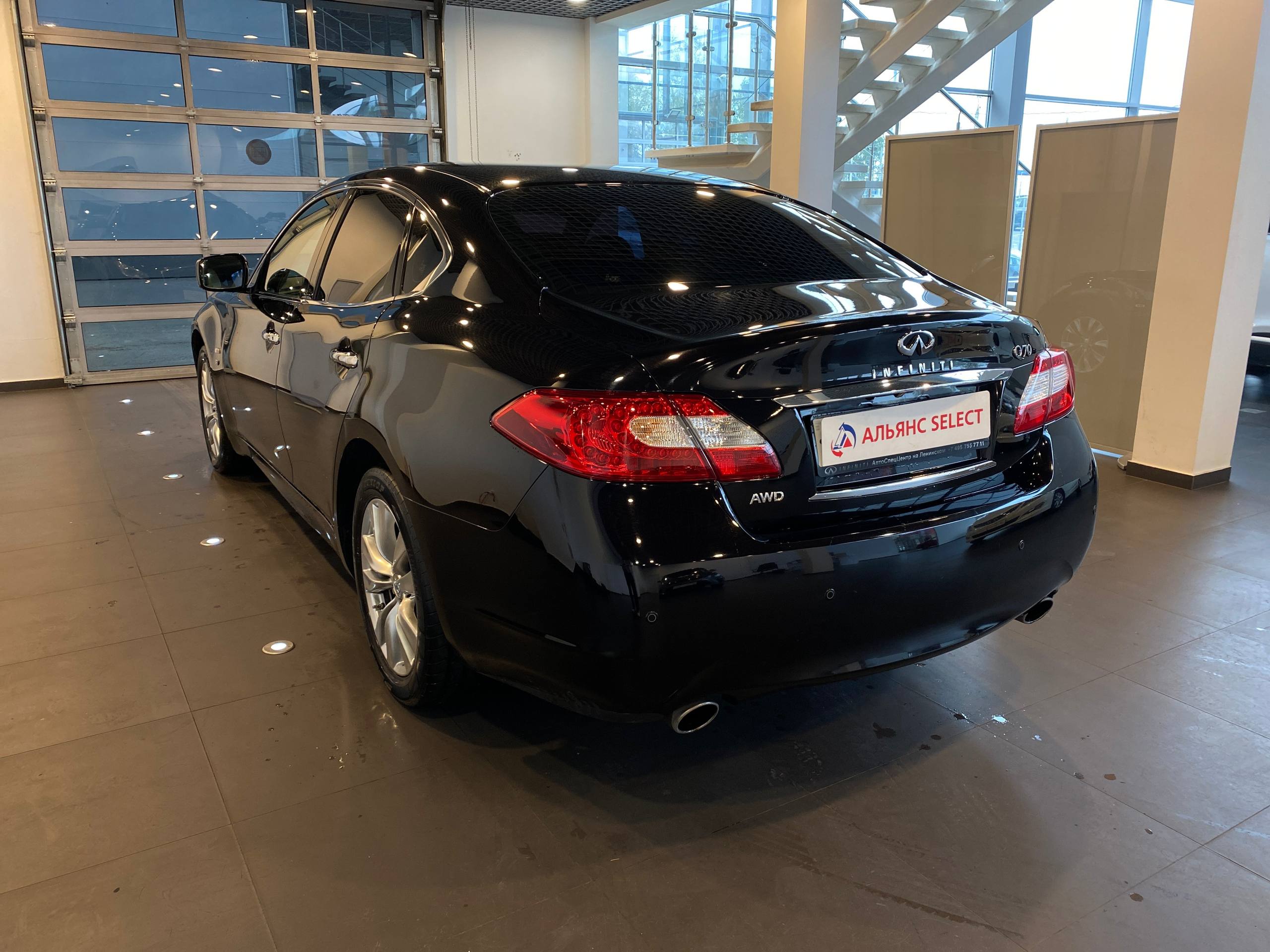 INFINITI Q70