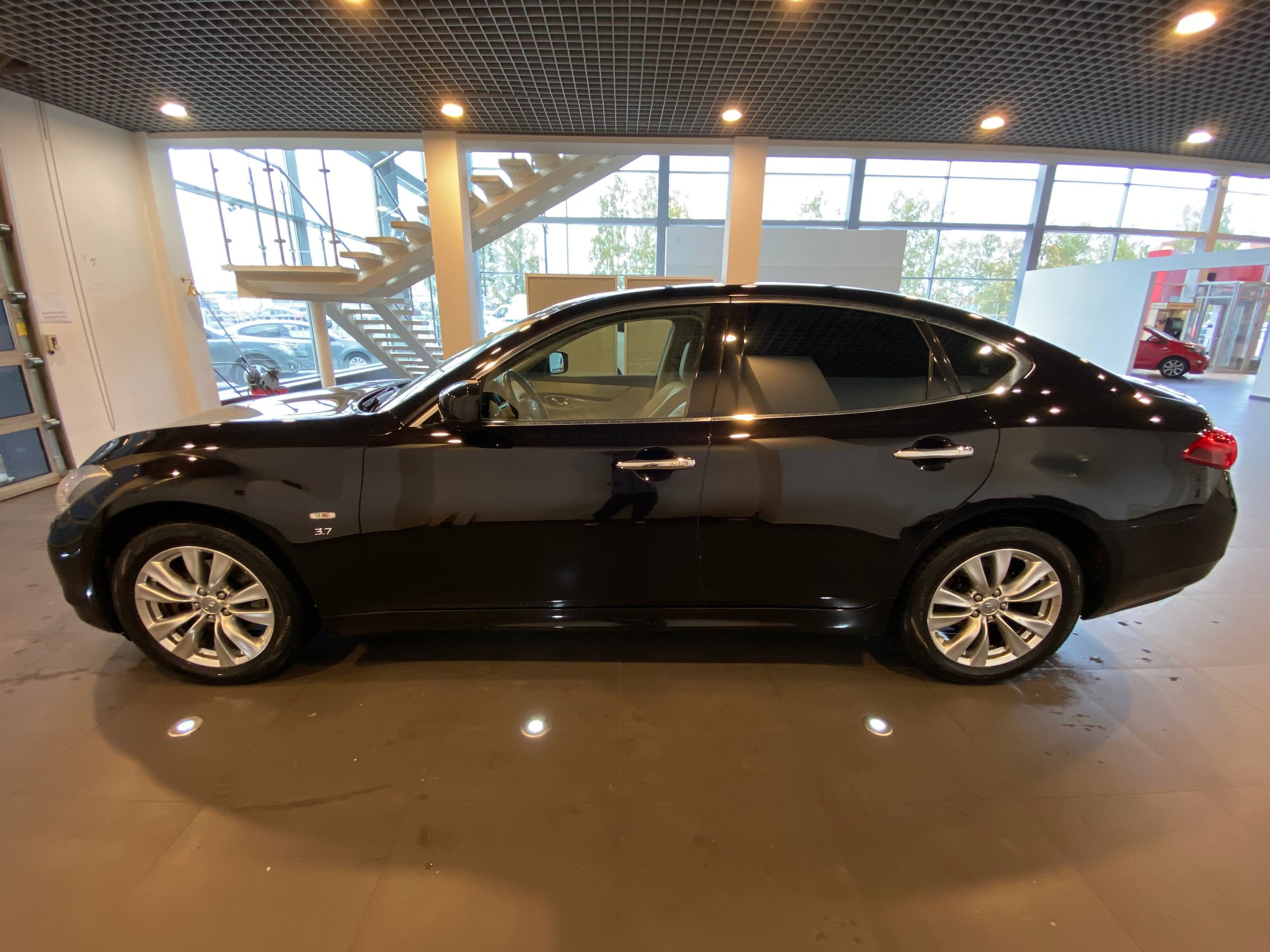 INFINITI Q70