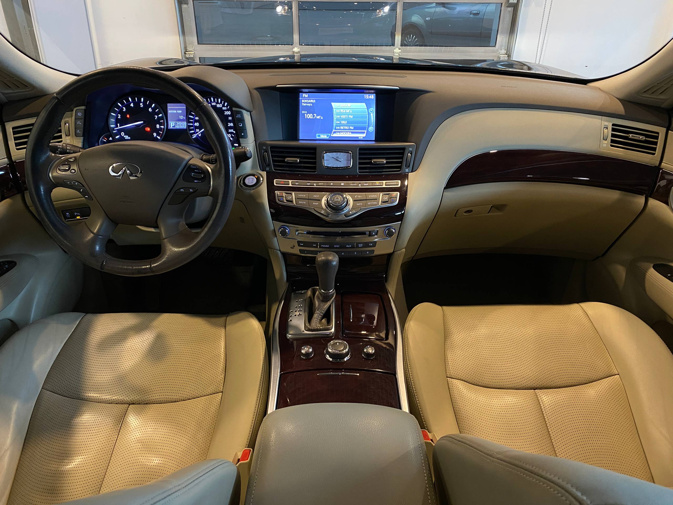 INFINITI Q70