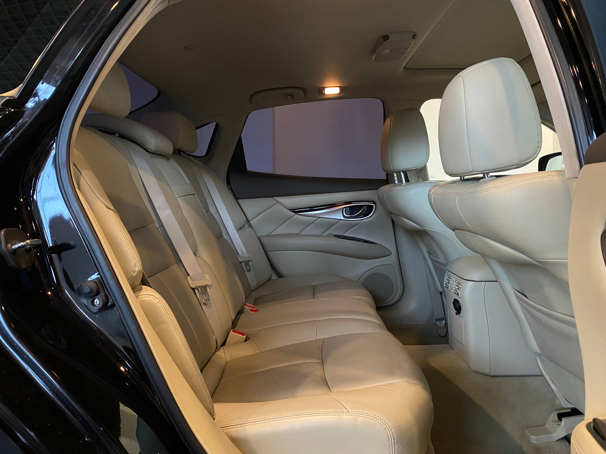 INFINITI Q70