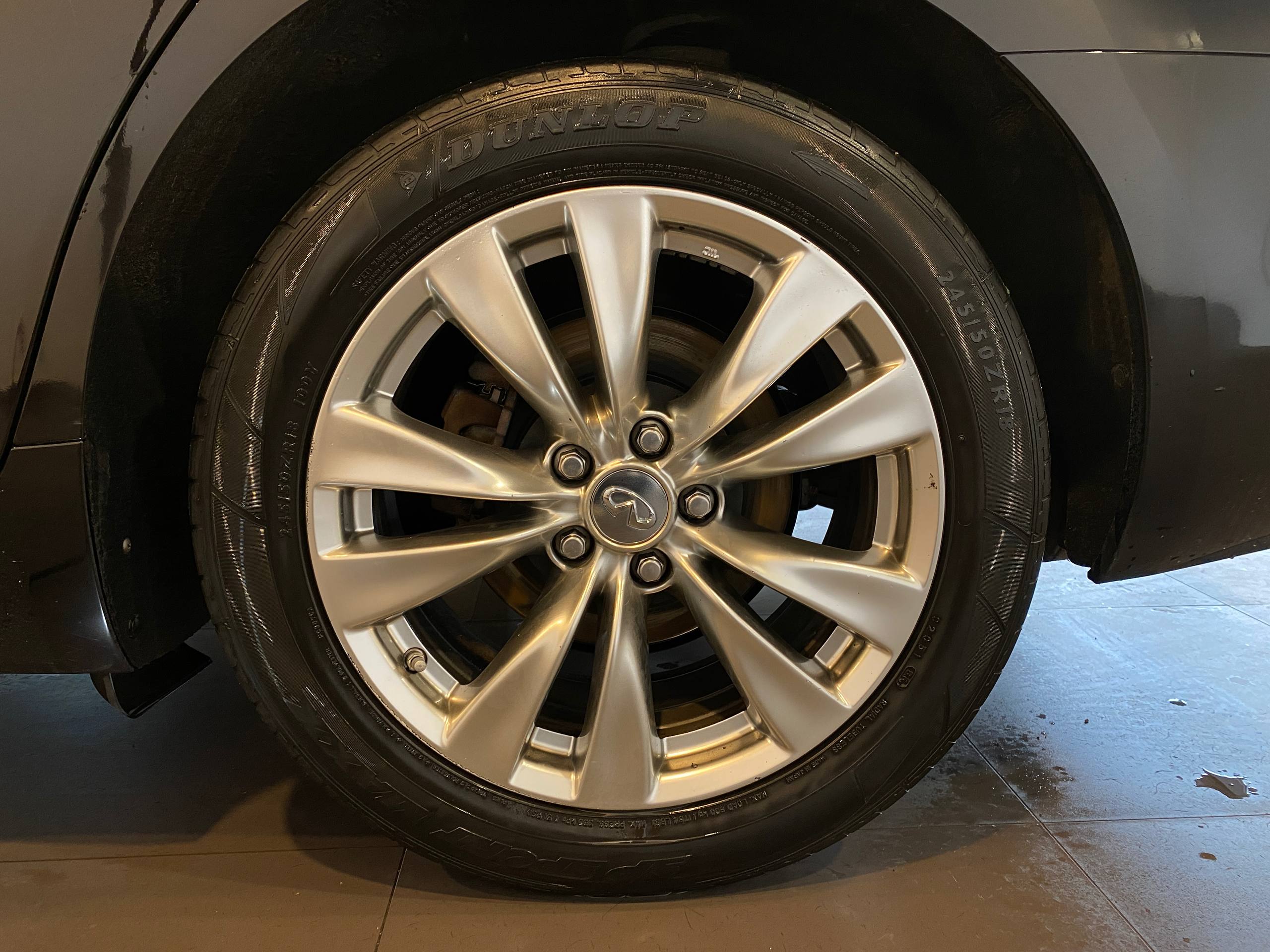 INFINITI Q70