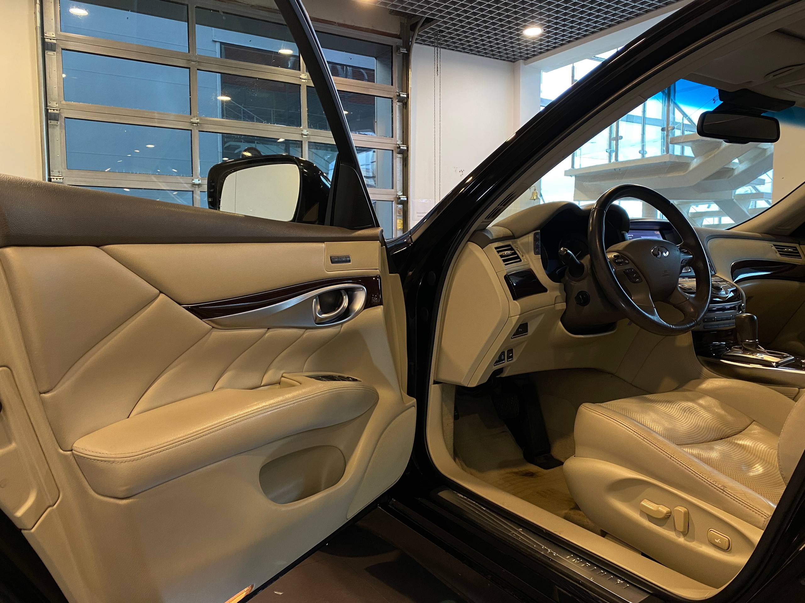 INFINITI Q70