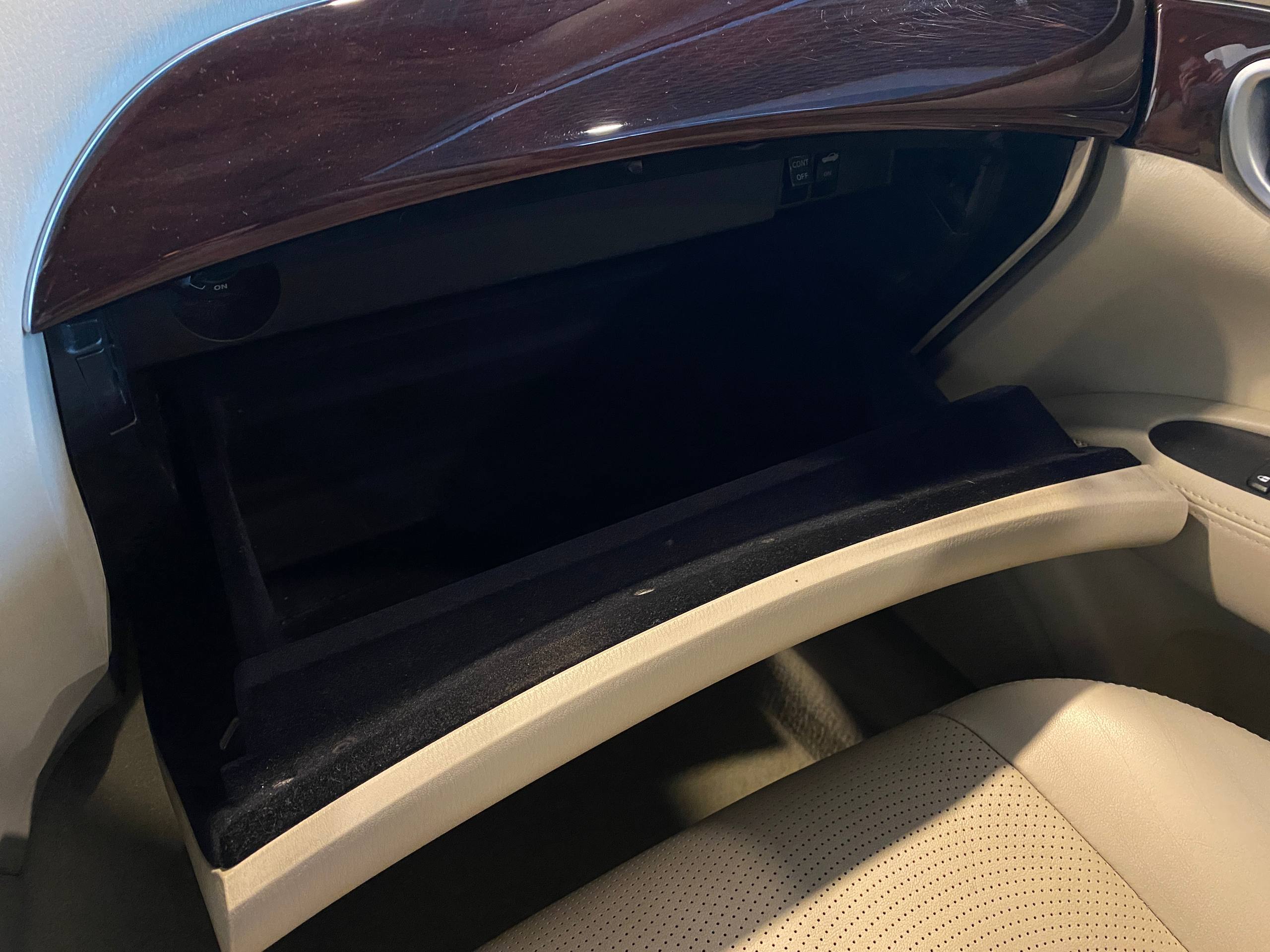 INFINITI Q70