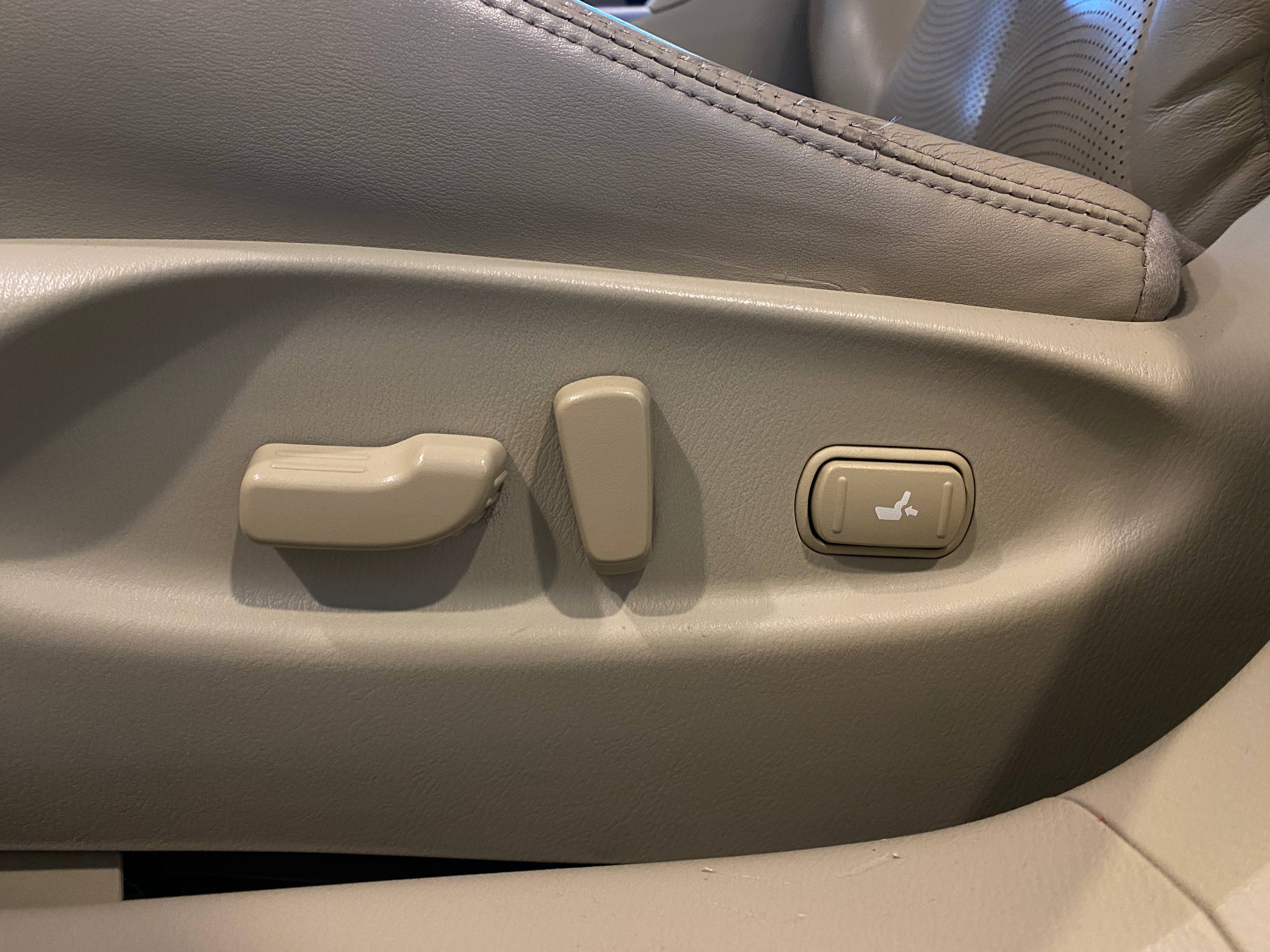INFINITI Q70