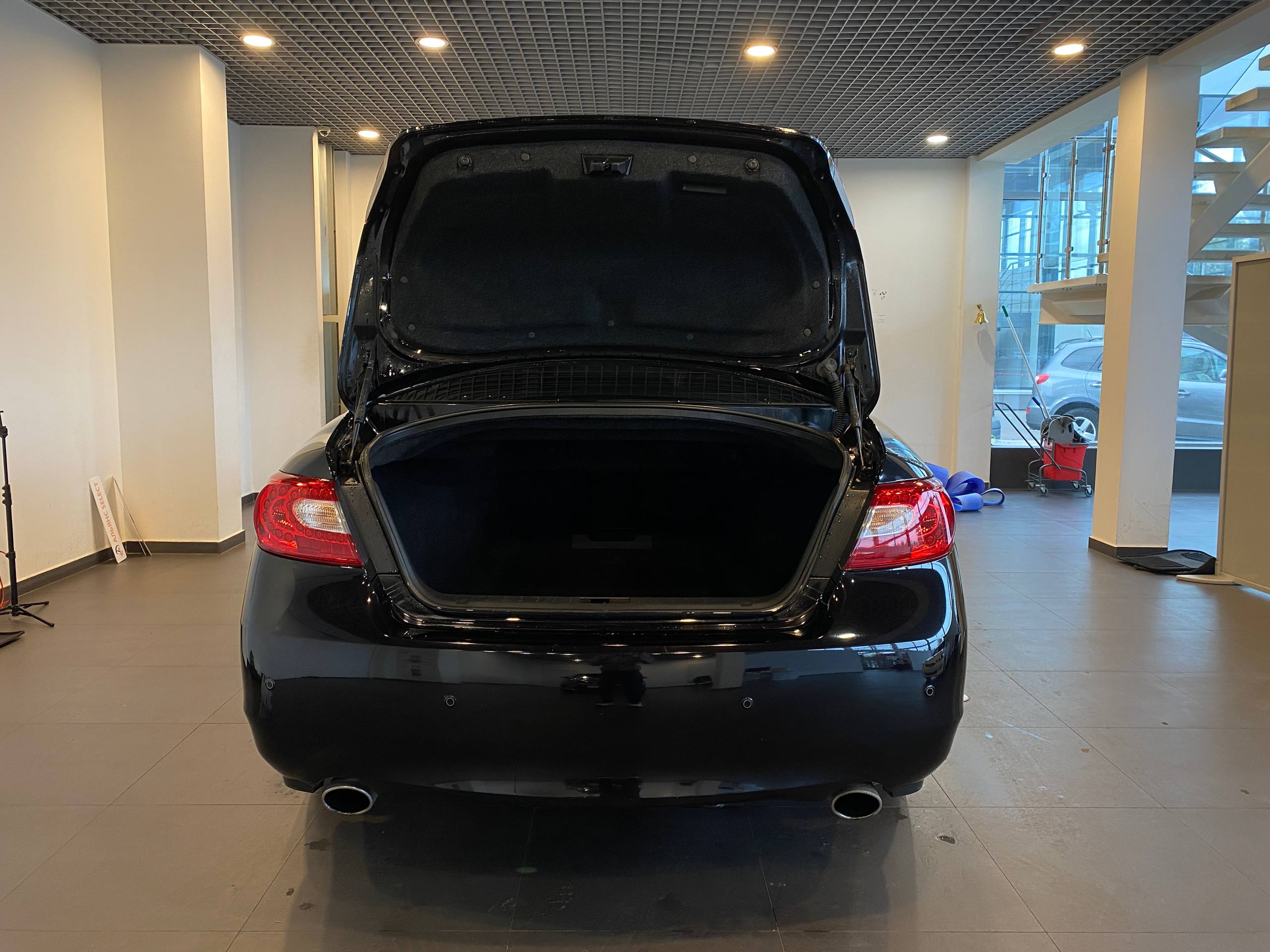 INFINITI Q70