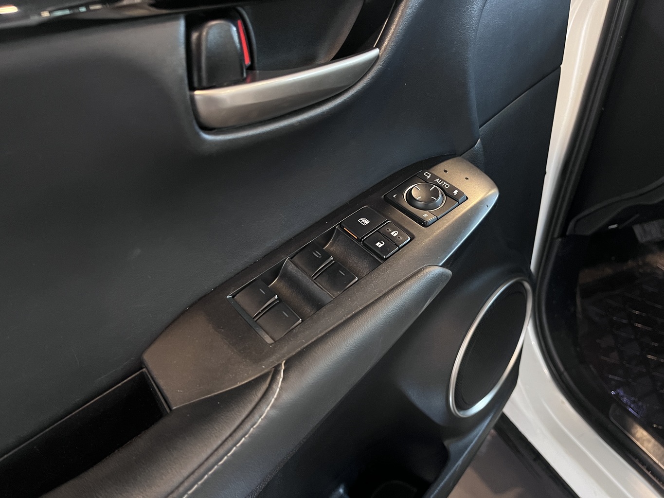 LEXUS NX200