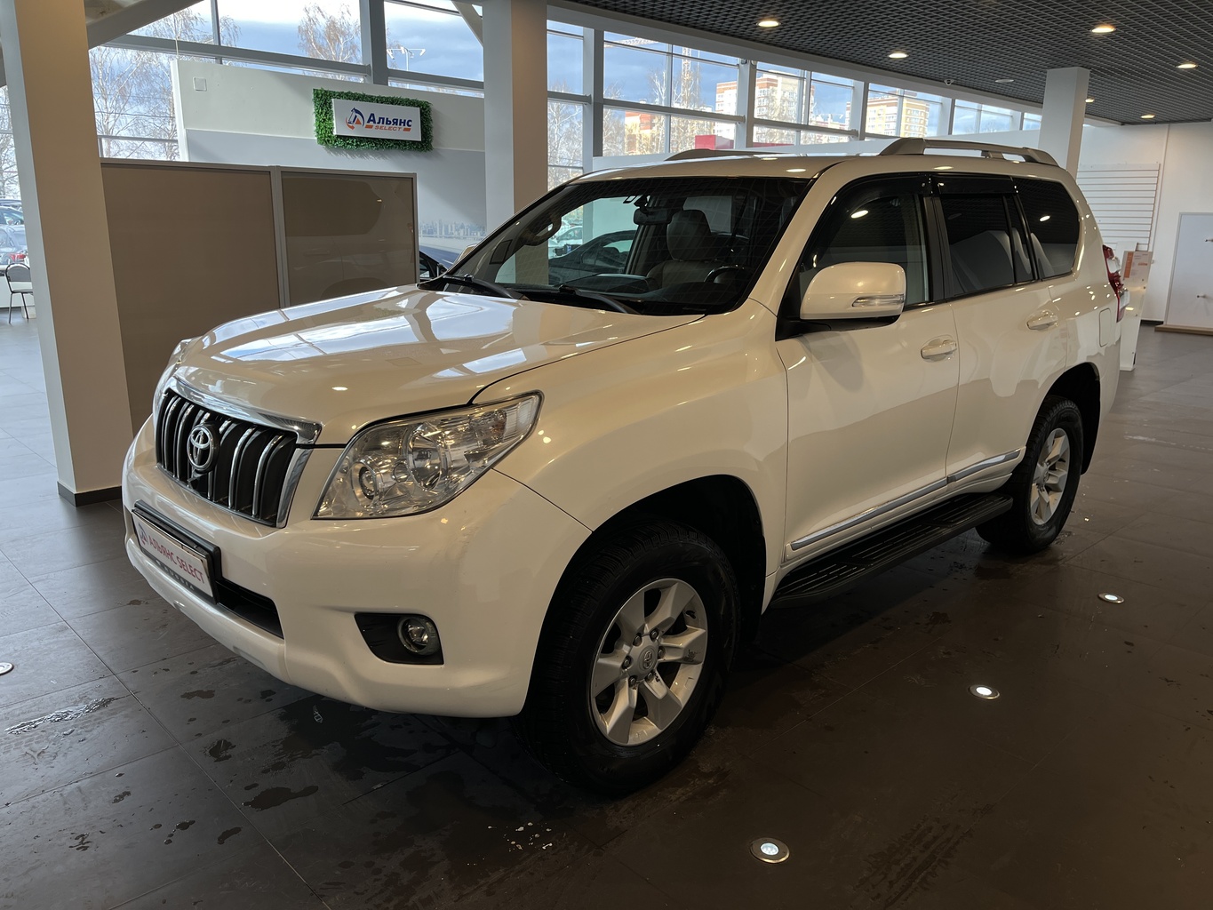 TOYOTA LAND CRUSER