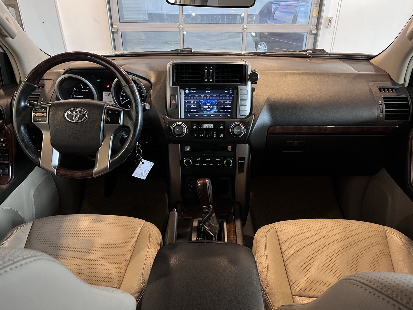 TOYOTA LAND CRUSER