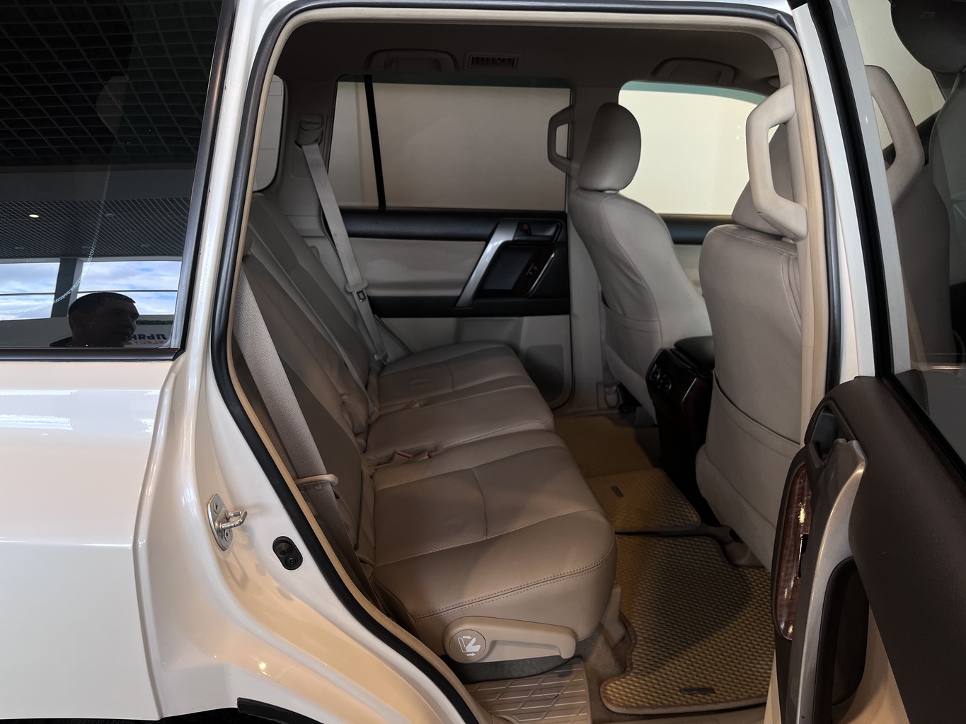 TOYOTA LAND CRUSER