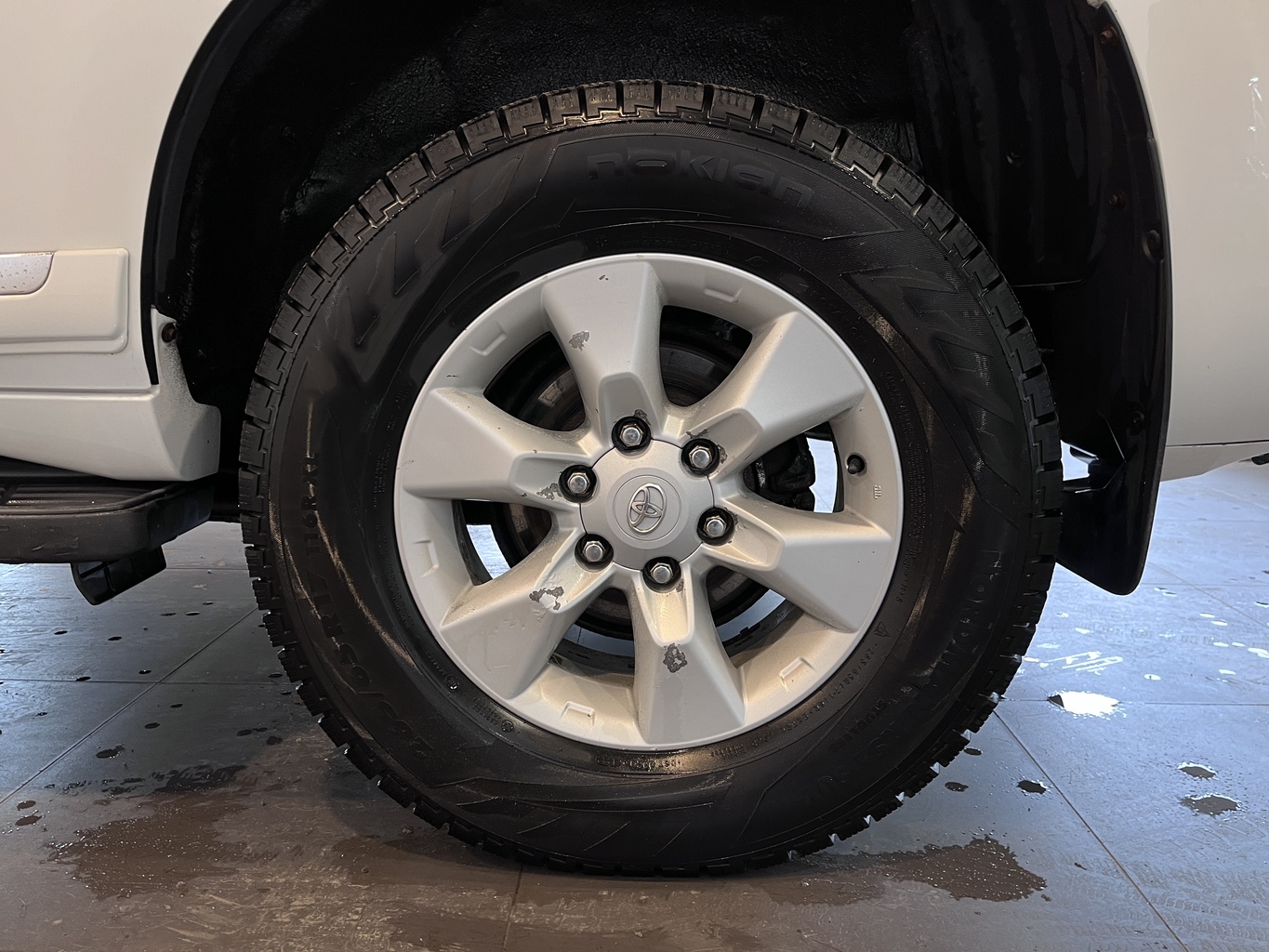 TOYOTA LAND CRUSER