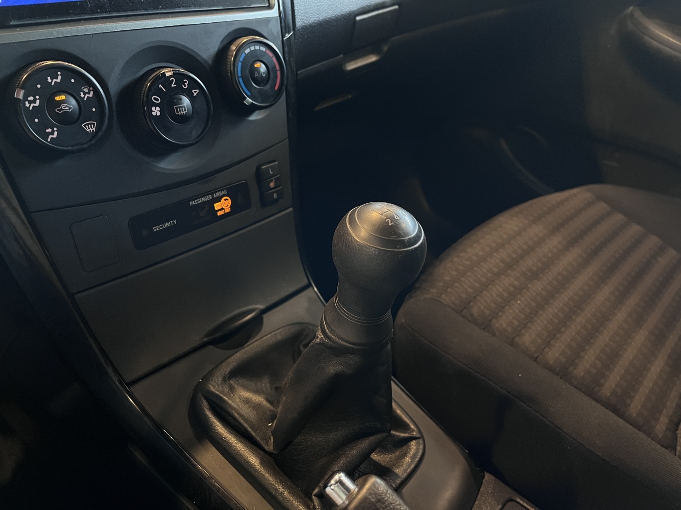 TOYOTA COROLLA