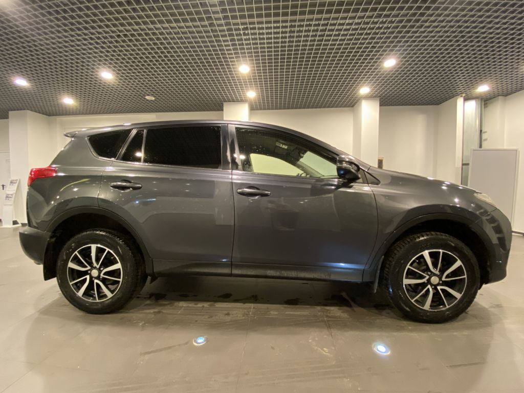 TOYOTA RAV 4