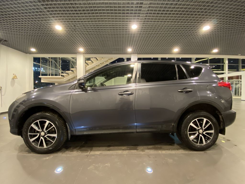 TOYOTA RAV 4