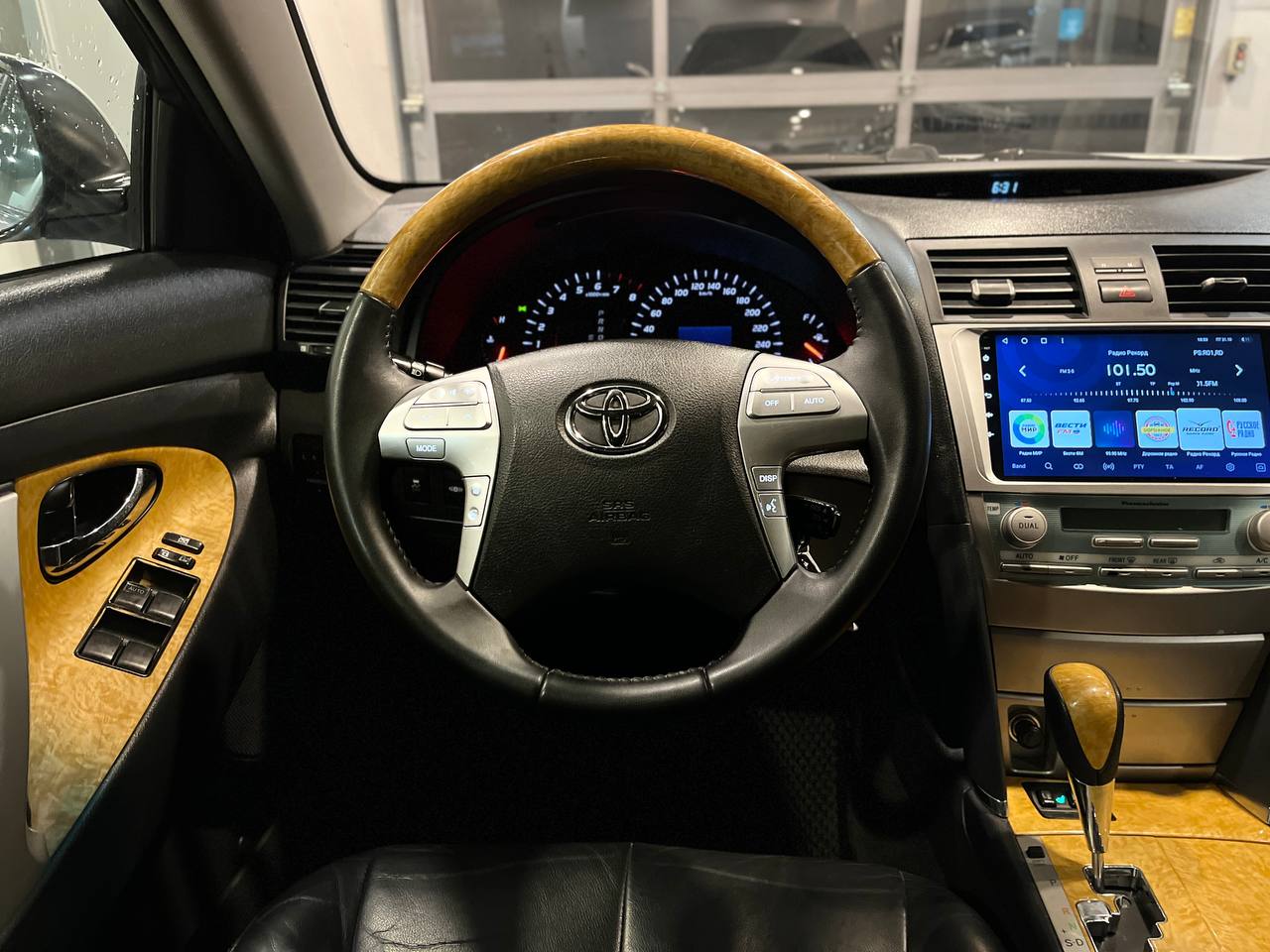 TOYOTA CAMRY