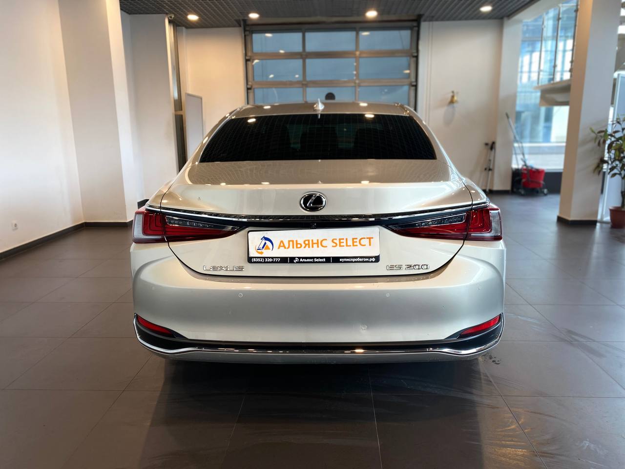 LEXUS ES 200