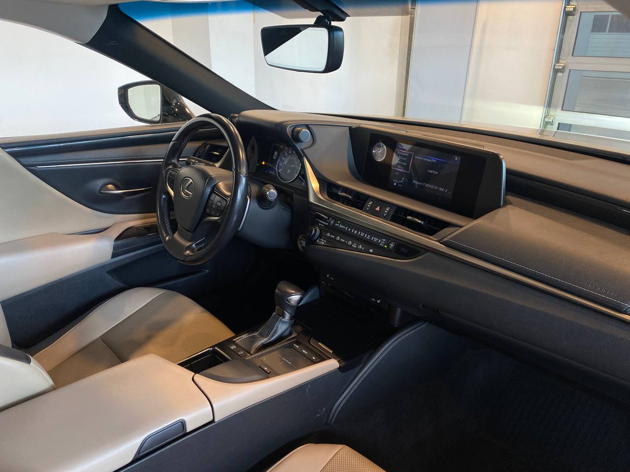 LEXUS ES 200