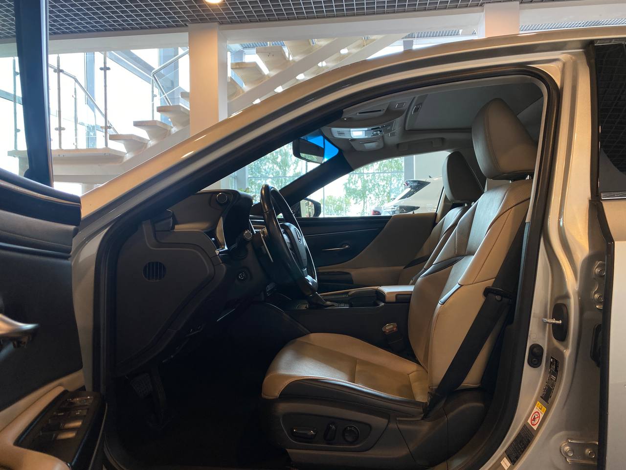 LEXUS ES 200