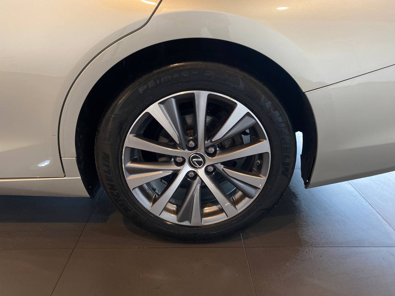LEXUS ES 200