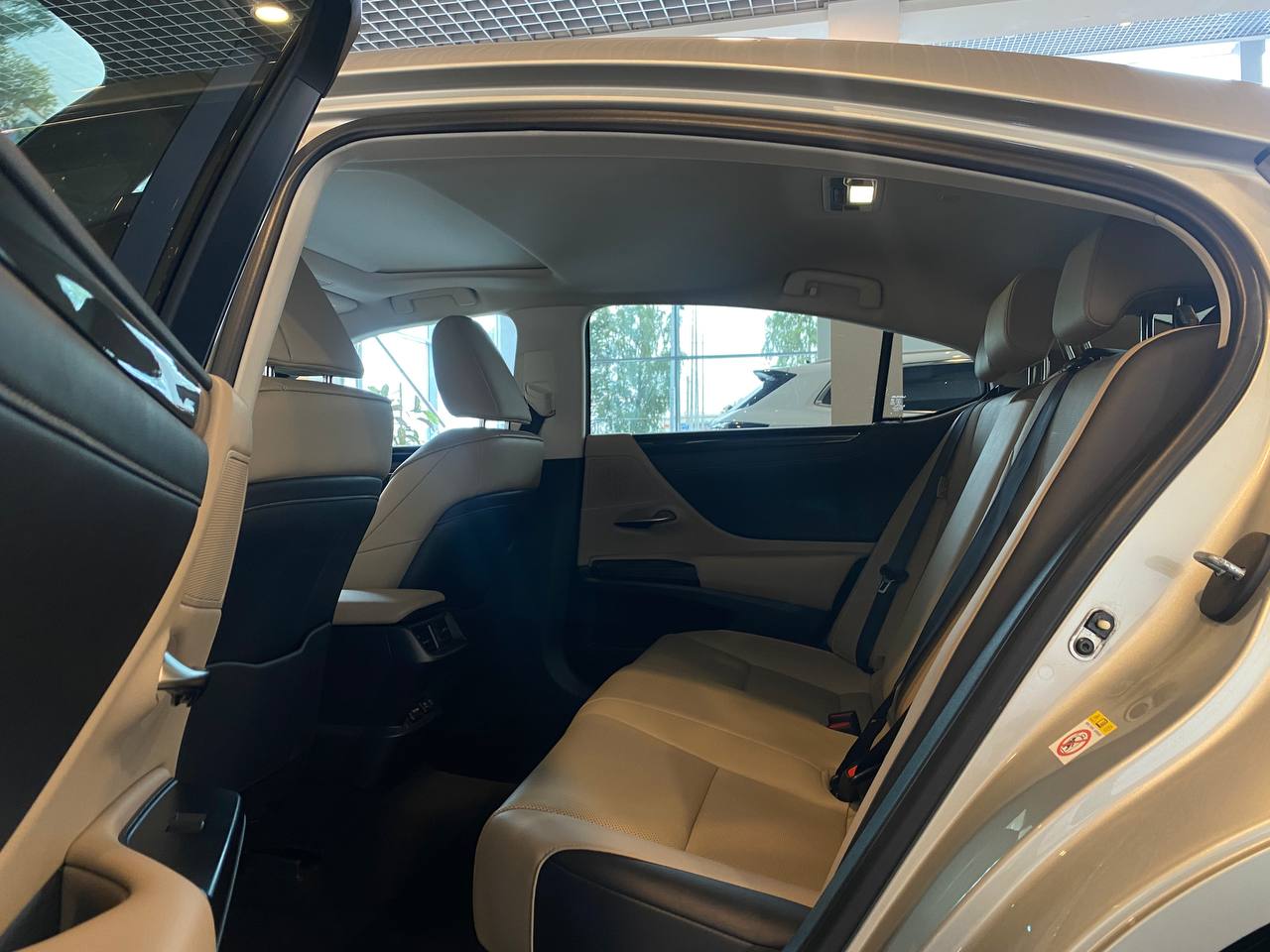 LEXUS ES 200