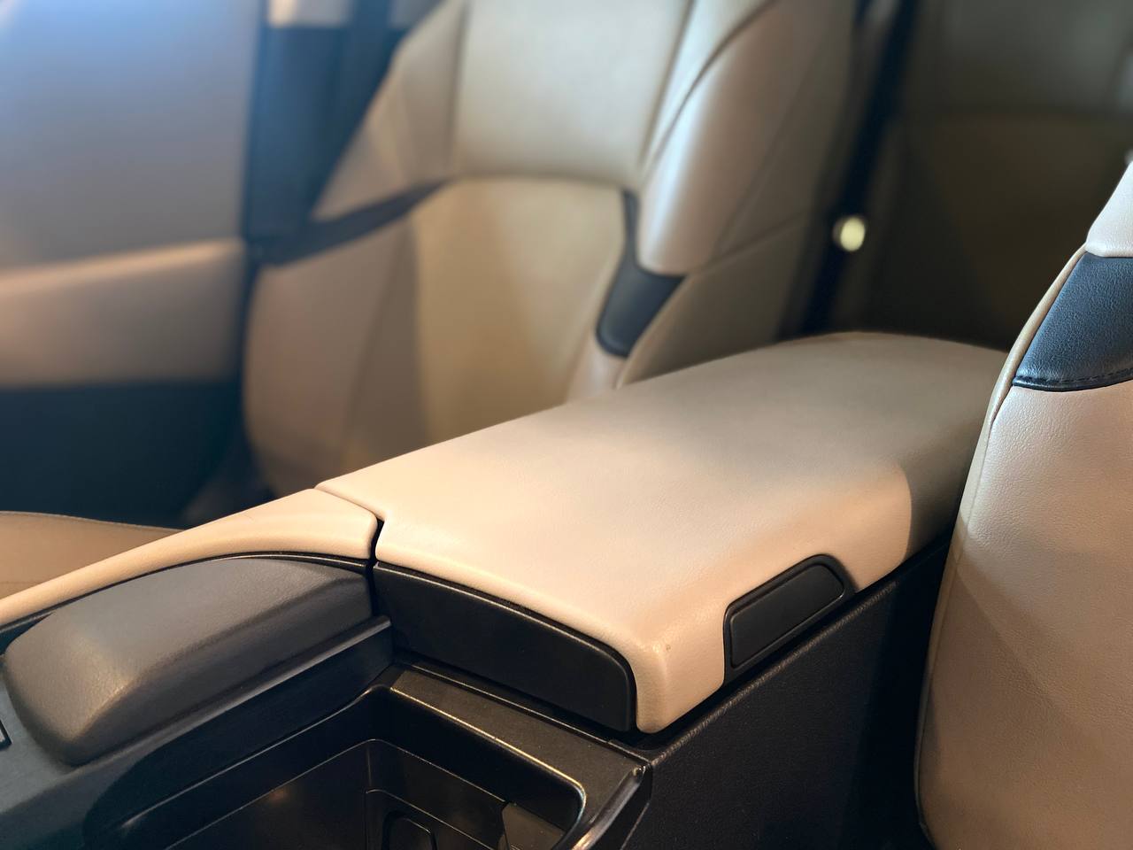 LEXUS ES 200