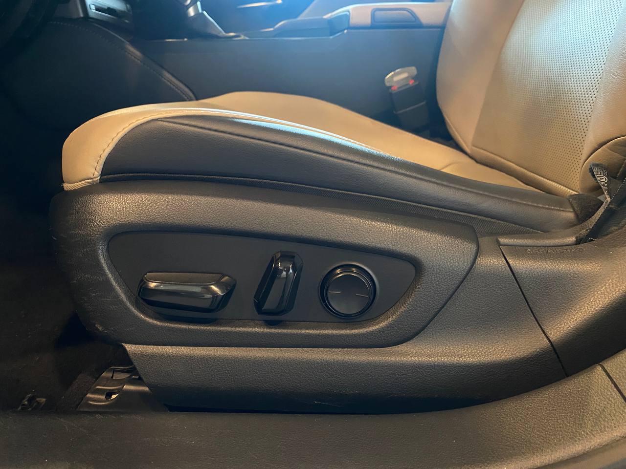 LEXUS ES 200