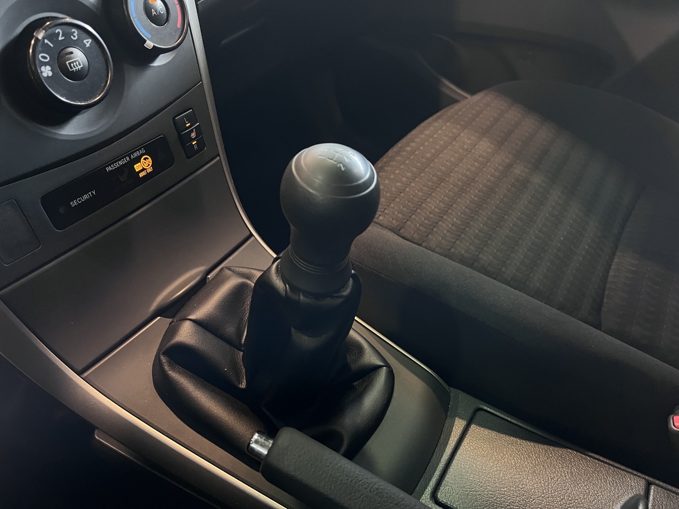 TOYOTA COROLLA