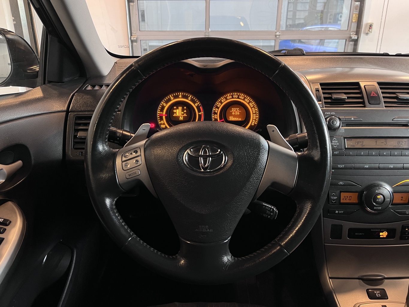 TOYOTA COROLLA