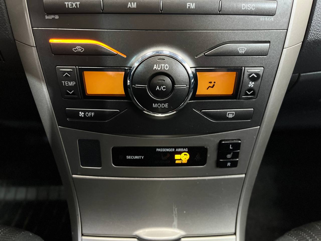 TOYOTA COROLLA