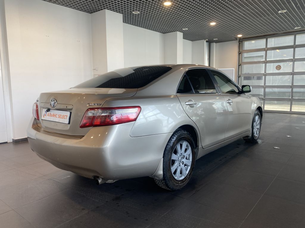 TOYOTA CAMRY