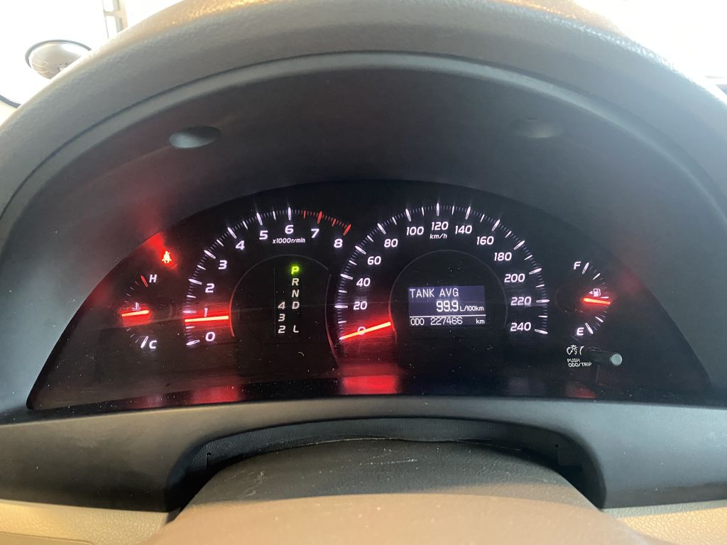TOYOTA CAMRY