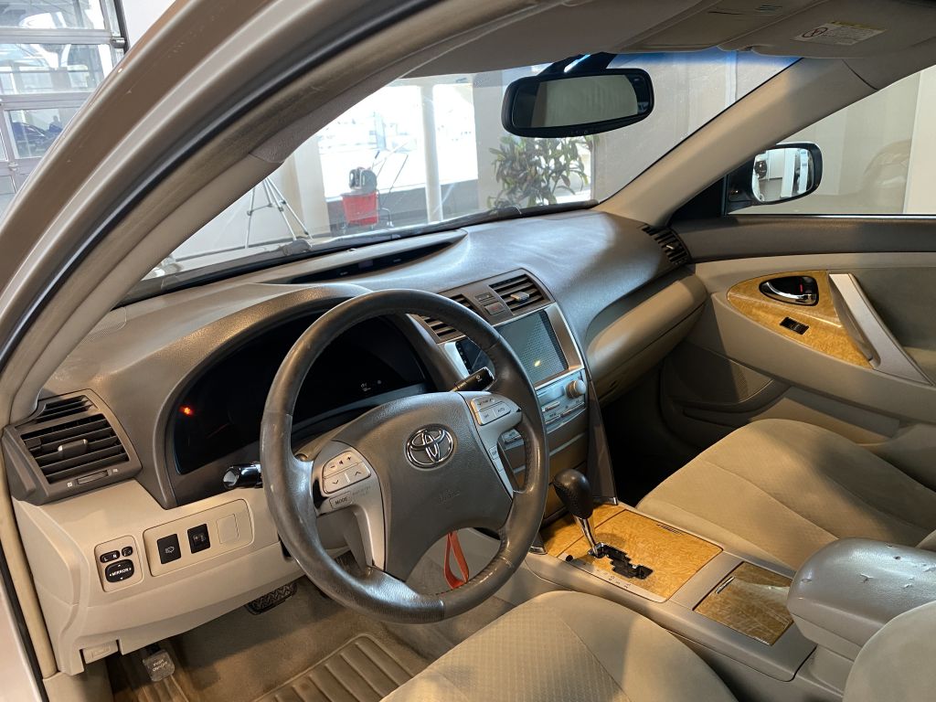 TOYOTA CAMRY