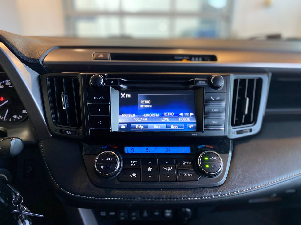 TOYOTA RAV4