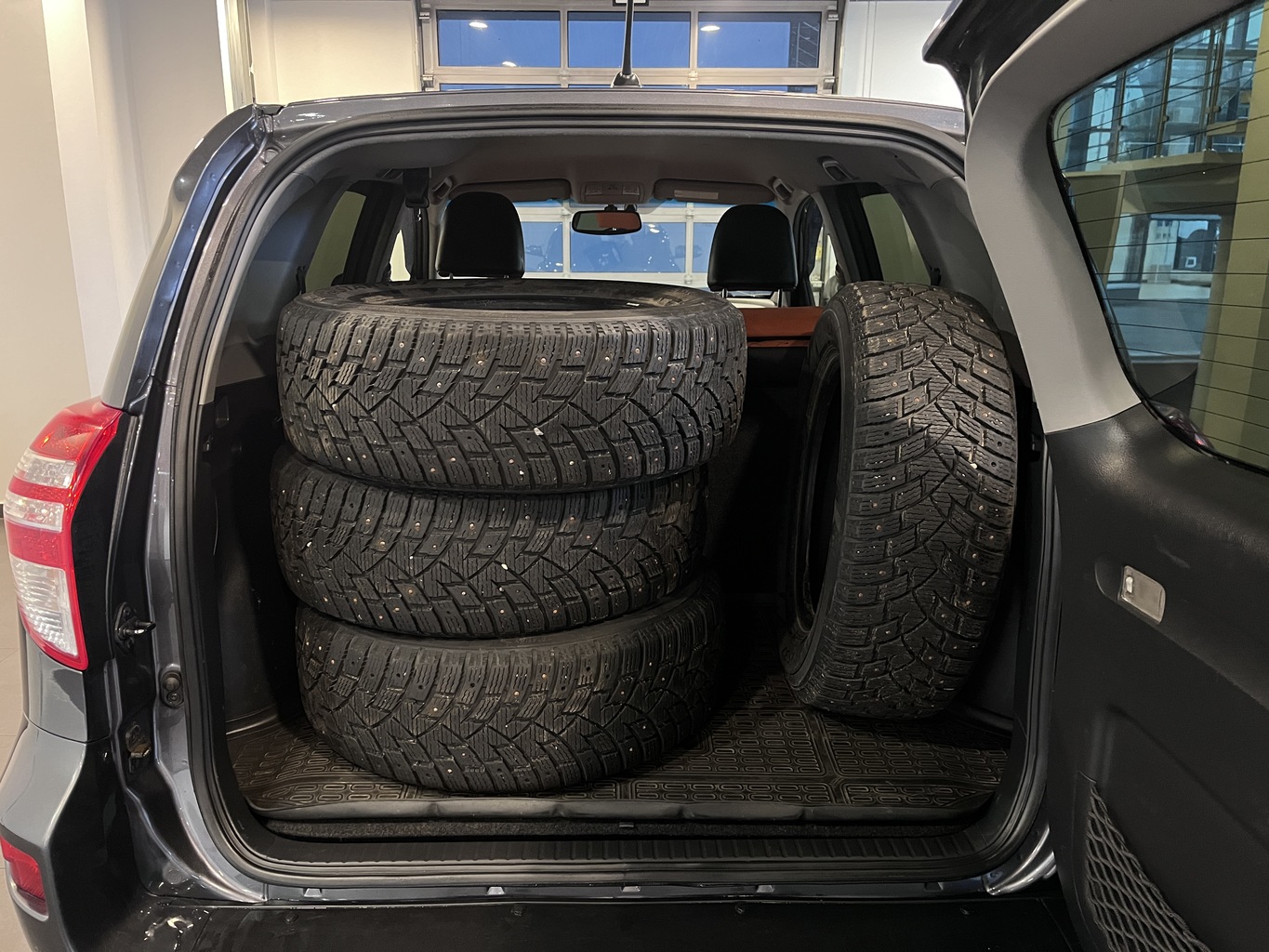 TOYOTA RAV4