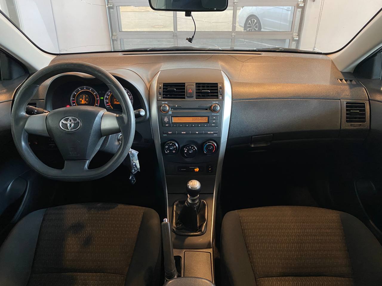 TOYOTA COROLLA