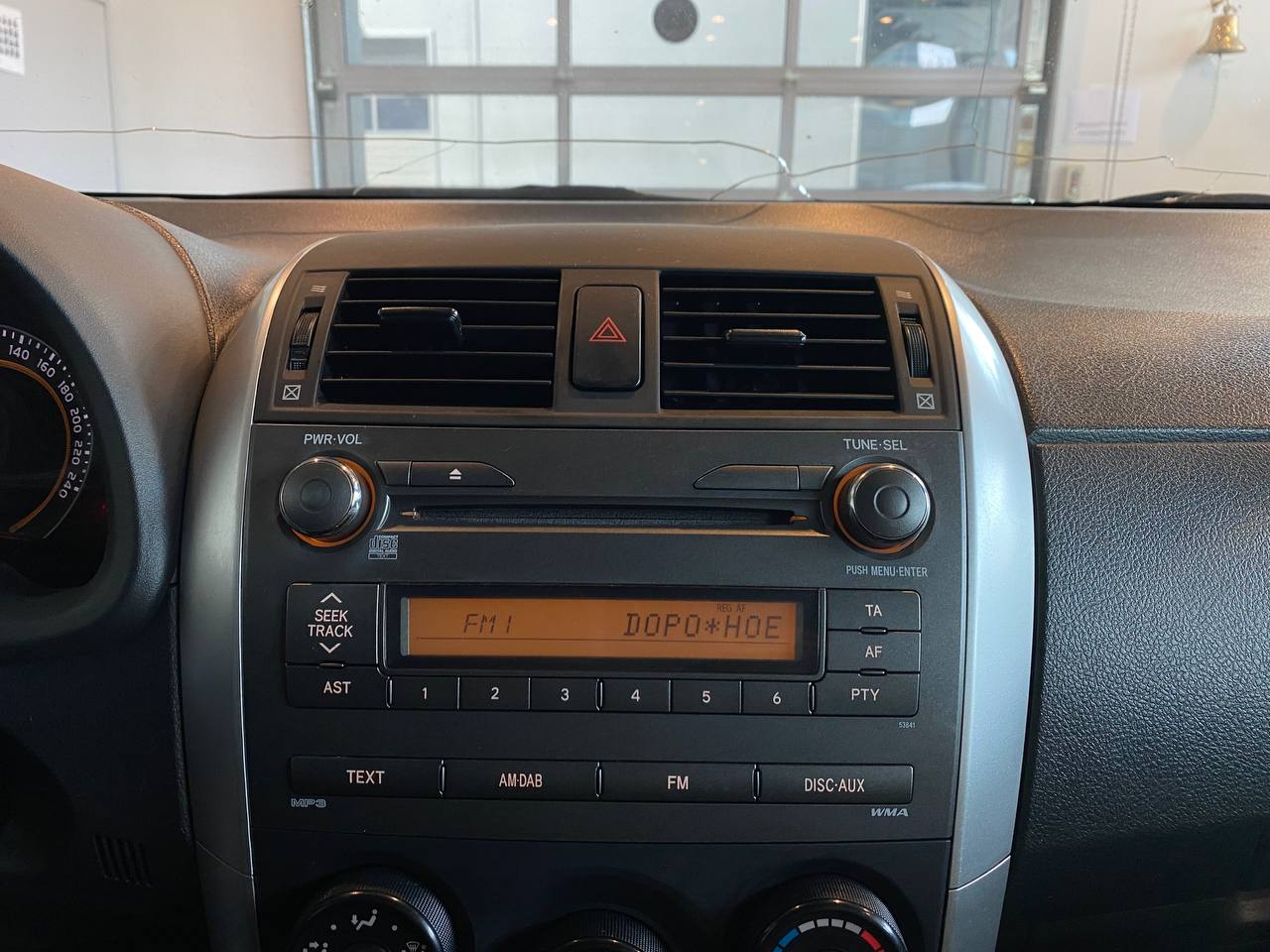 TOYOTA COROLLA