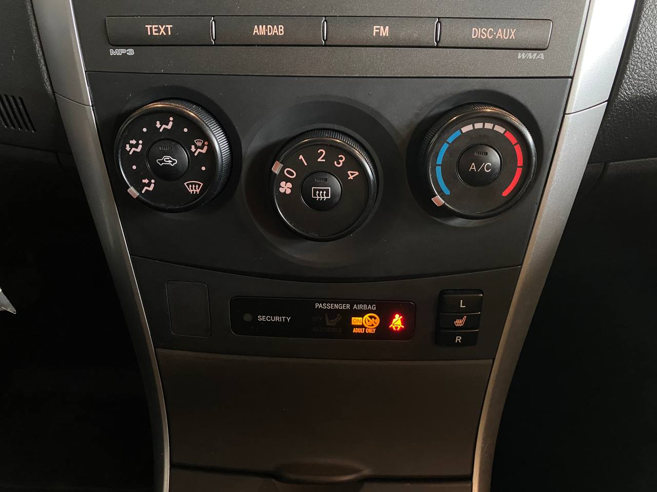 TOYOTA COROLLA