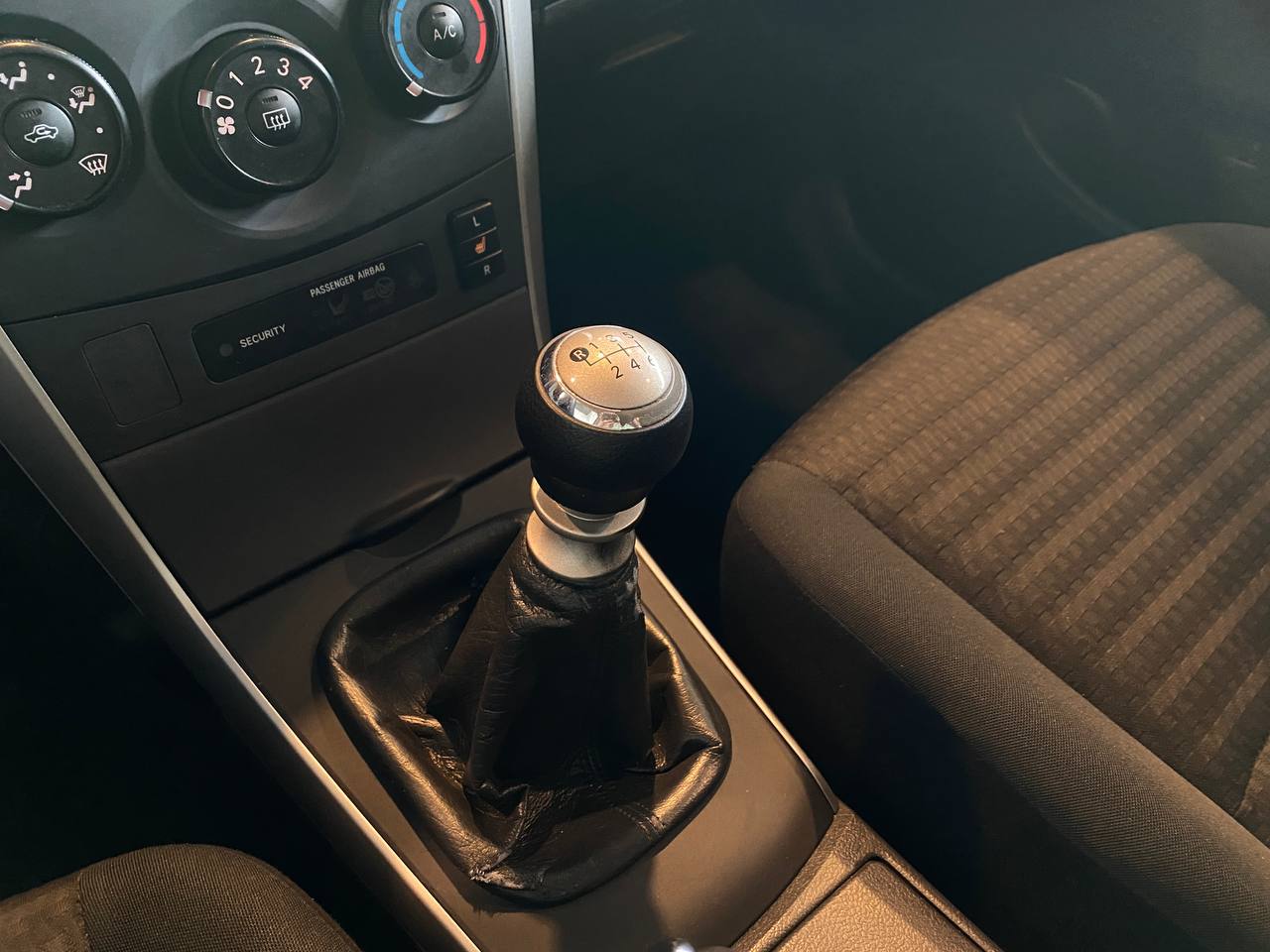TOYOTA COROLLA