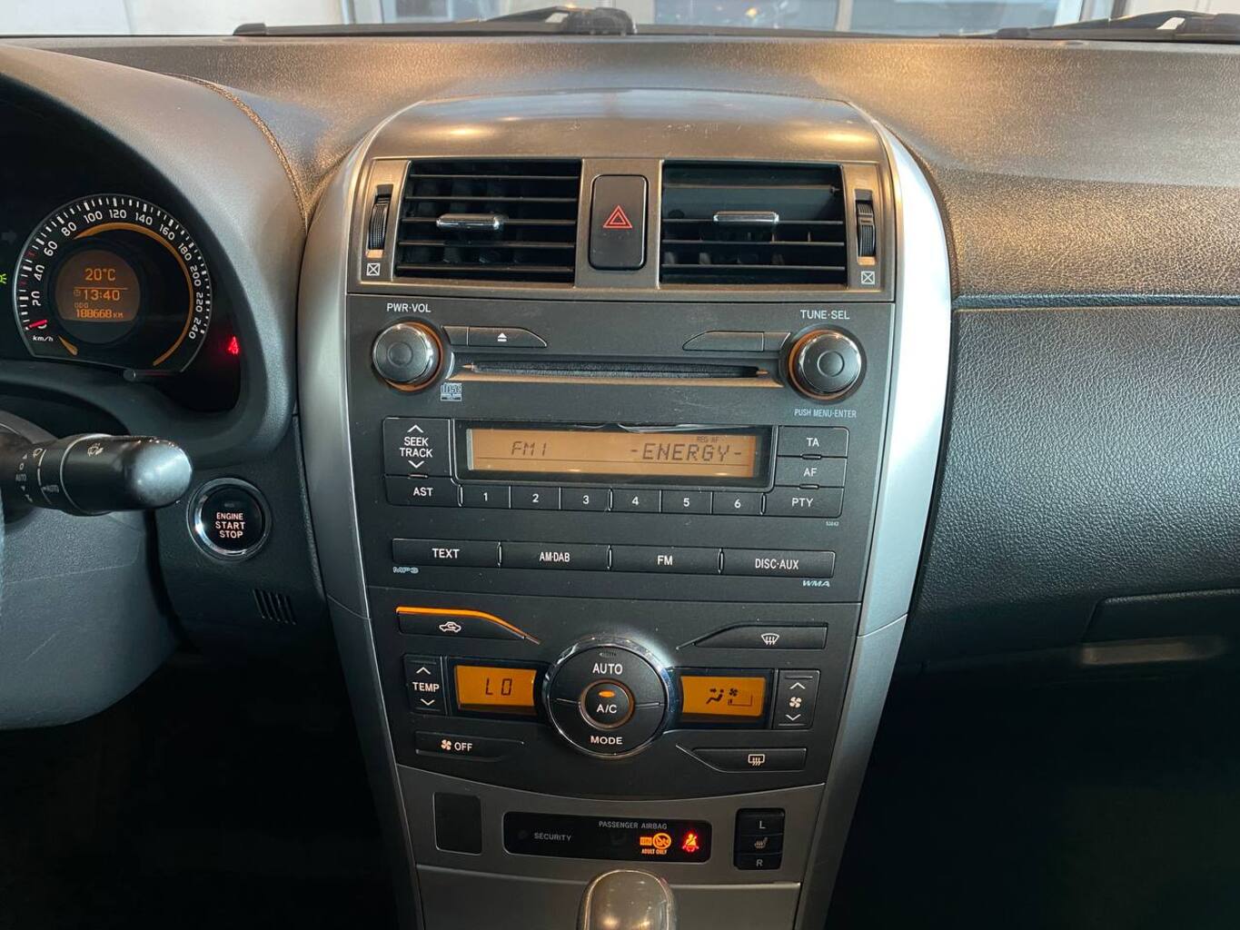 TOYOTA COROLLA