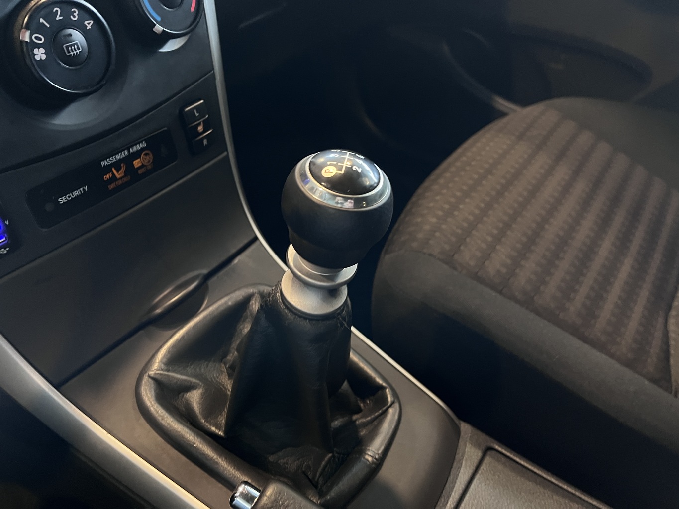 TOYOTA COROLLA