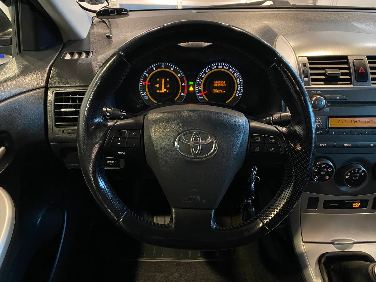 TOYOTA COROLLA