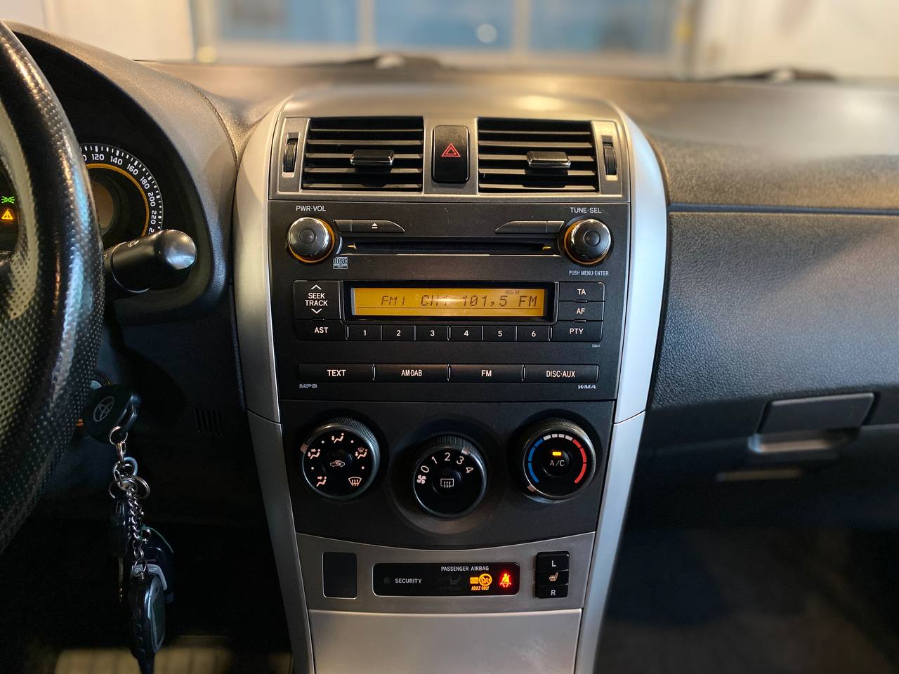 TOYOTA COROLLA