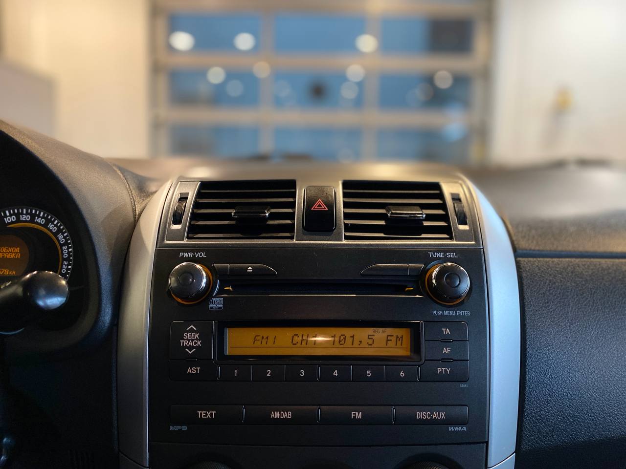 TOYOTA COROLLA