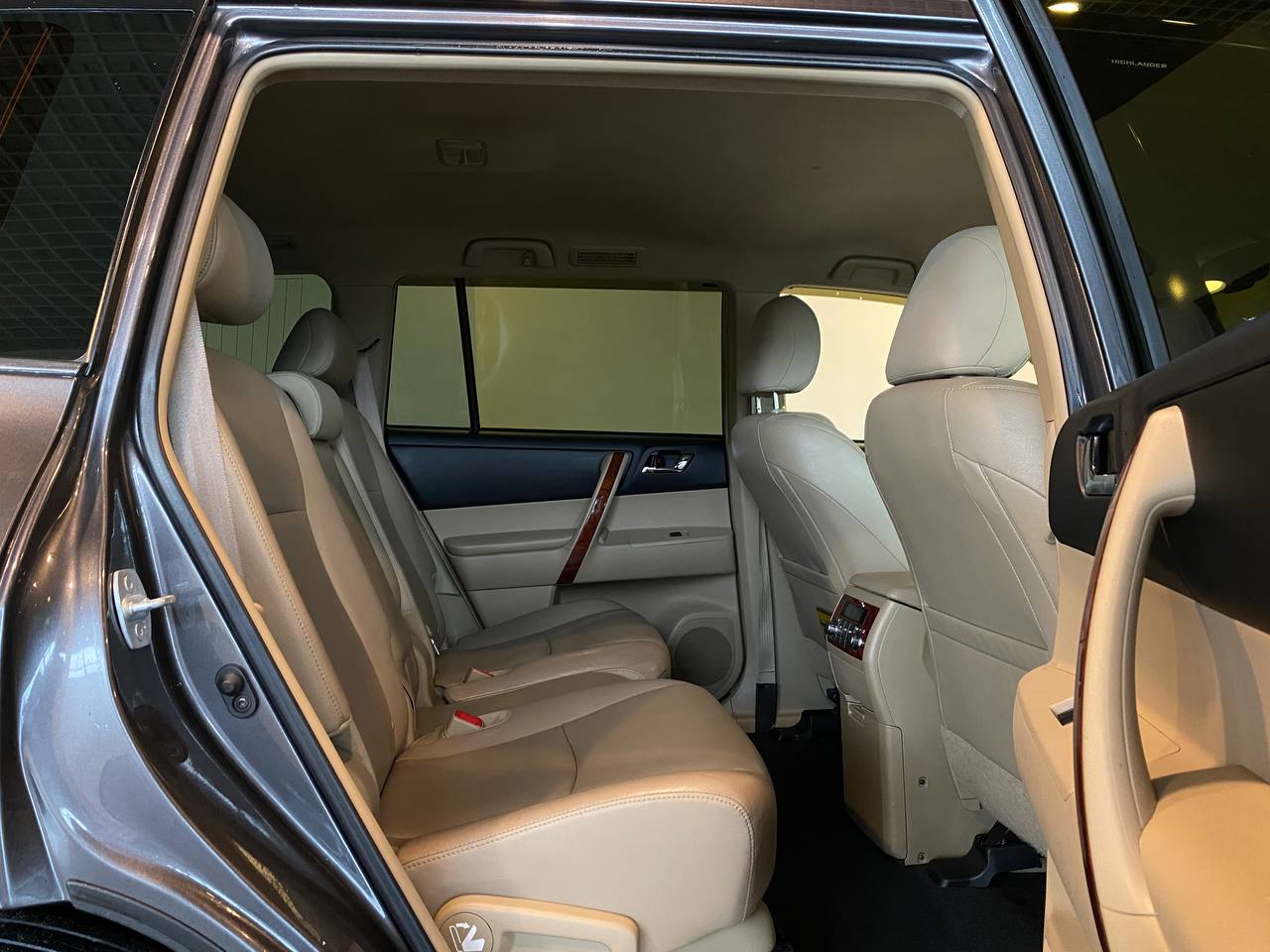 TOYOTA HIGHLANDER