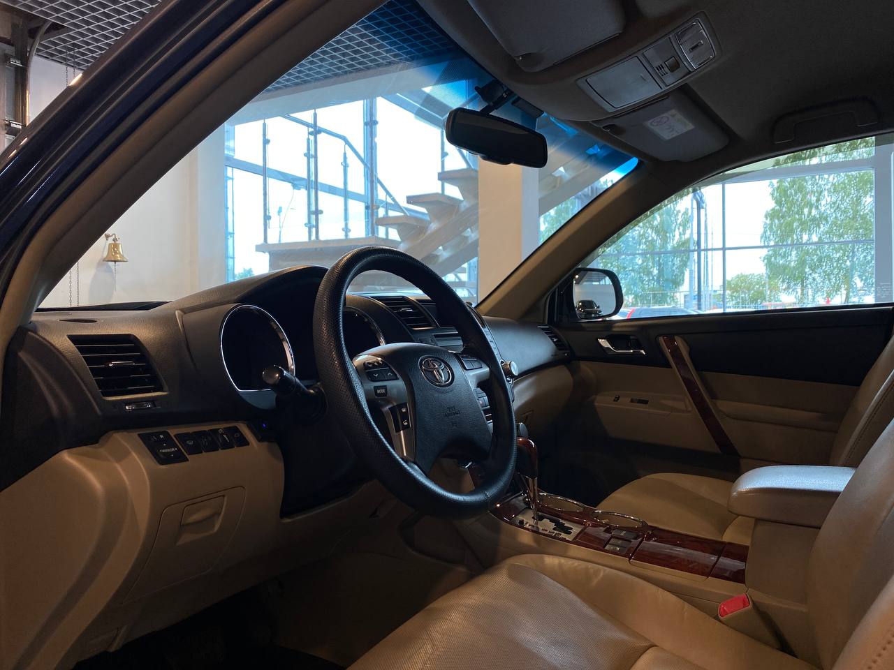 TOYOTA HIGHLANDER