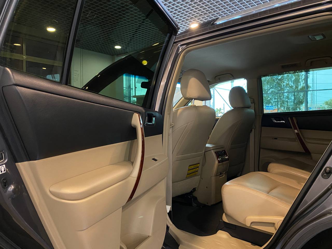 TOYOTA HIGHLANDER