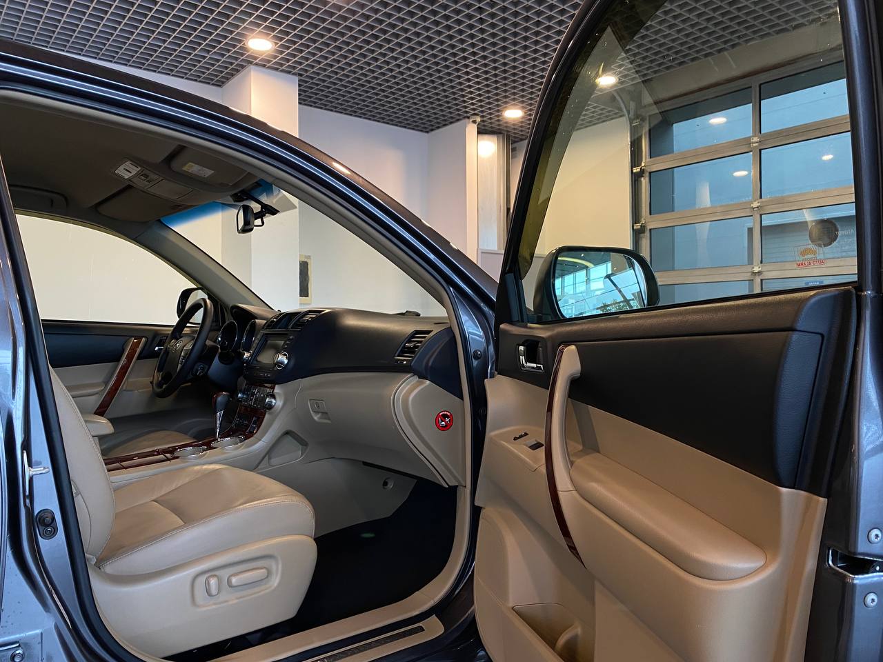 TOYOTA HIGHLANDER