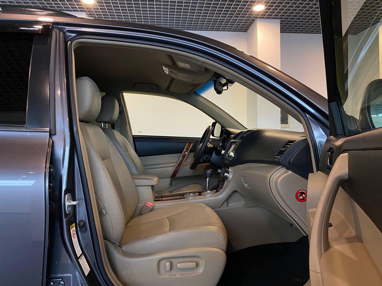 TOYOTA HIGHLANDER